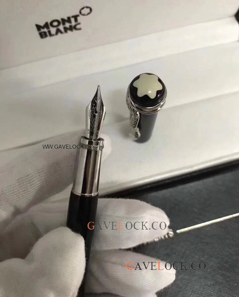 Free Shipping Mont Blanc Rouge Et Noir Fountain Pen / Black Resin Free Shipping Mont Blanc Rouge Et Noir Fountain Pen / Black Resin